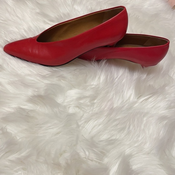 Size 9.5AA Narrow Vintage Nickels Red Pumps A4 - Picture 2 of 6